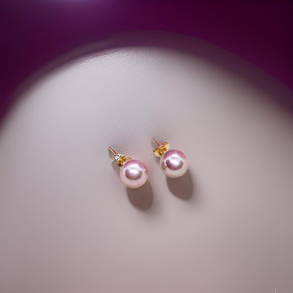 Mother of Pearl stud earrings - Picture 3 of 4